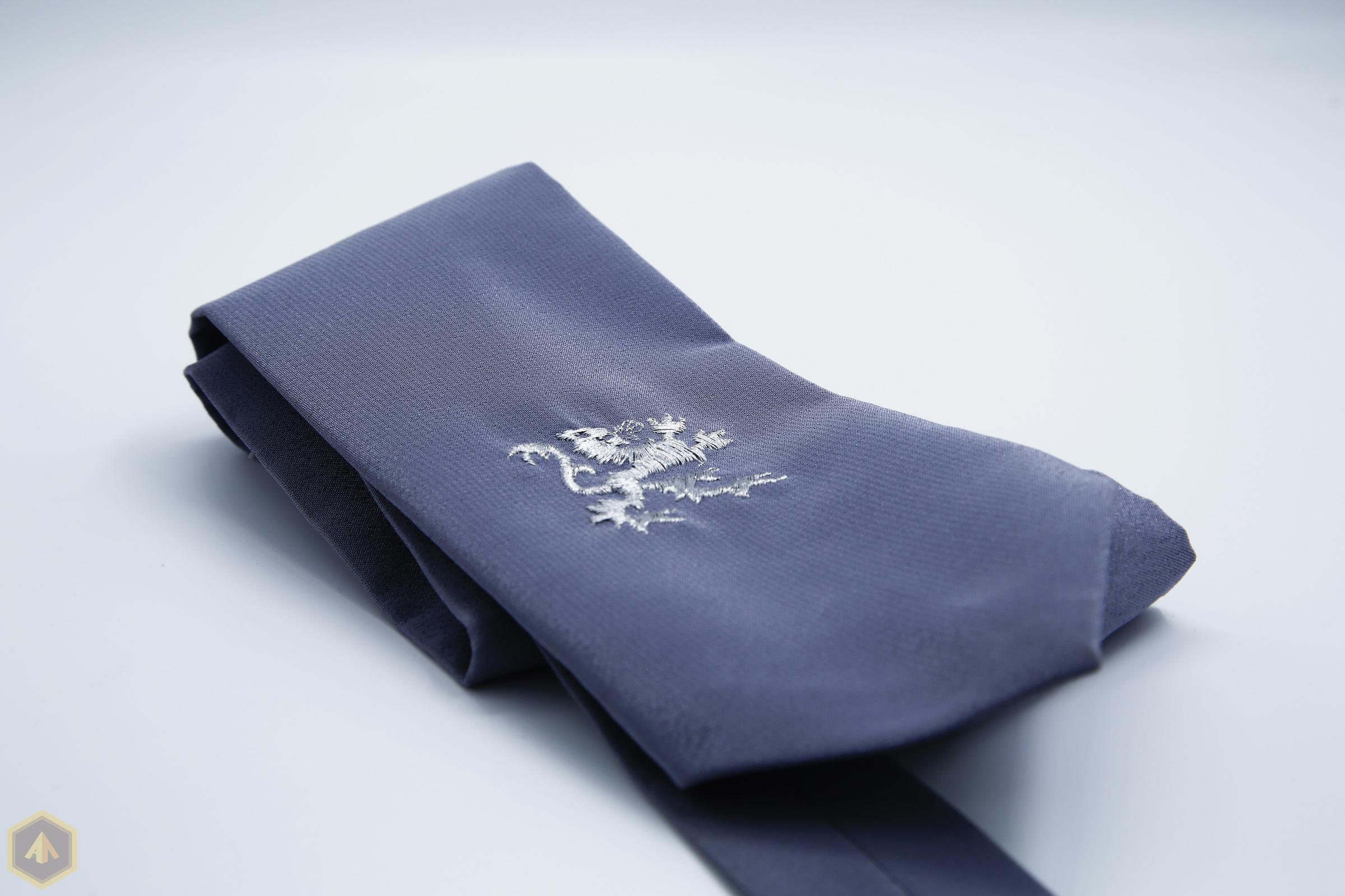Вышивка на крое галстука — 1