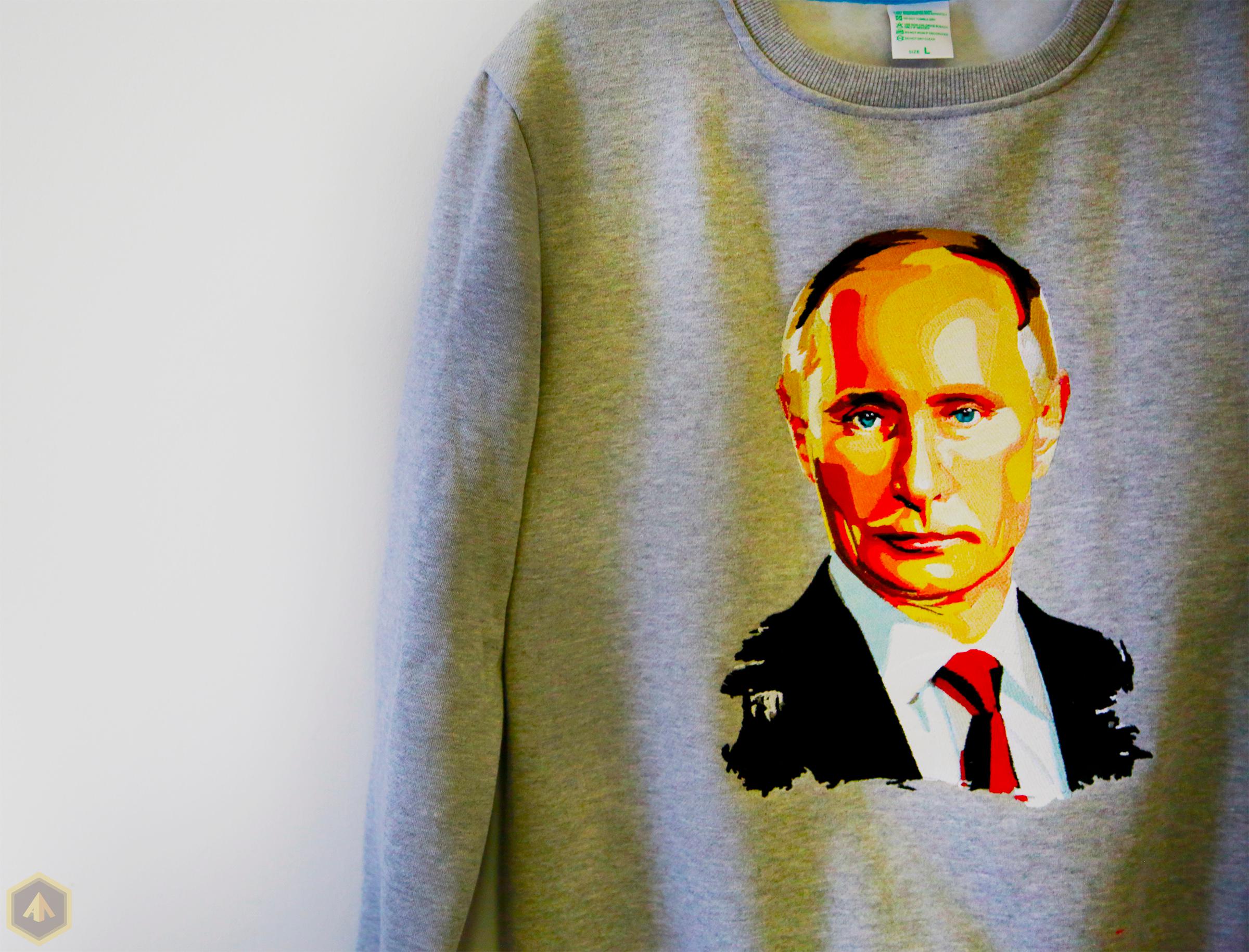 Портрет Путина на толстовке-1