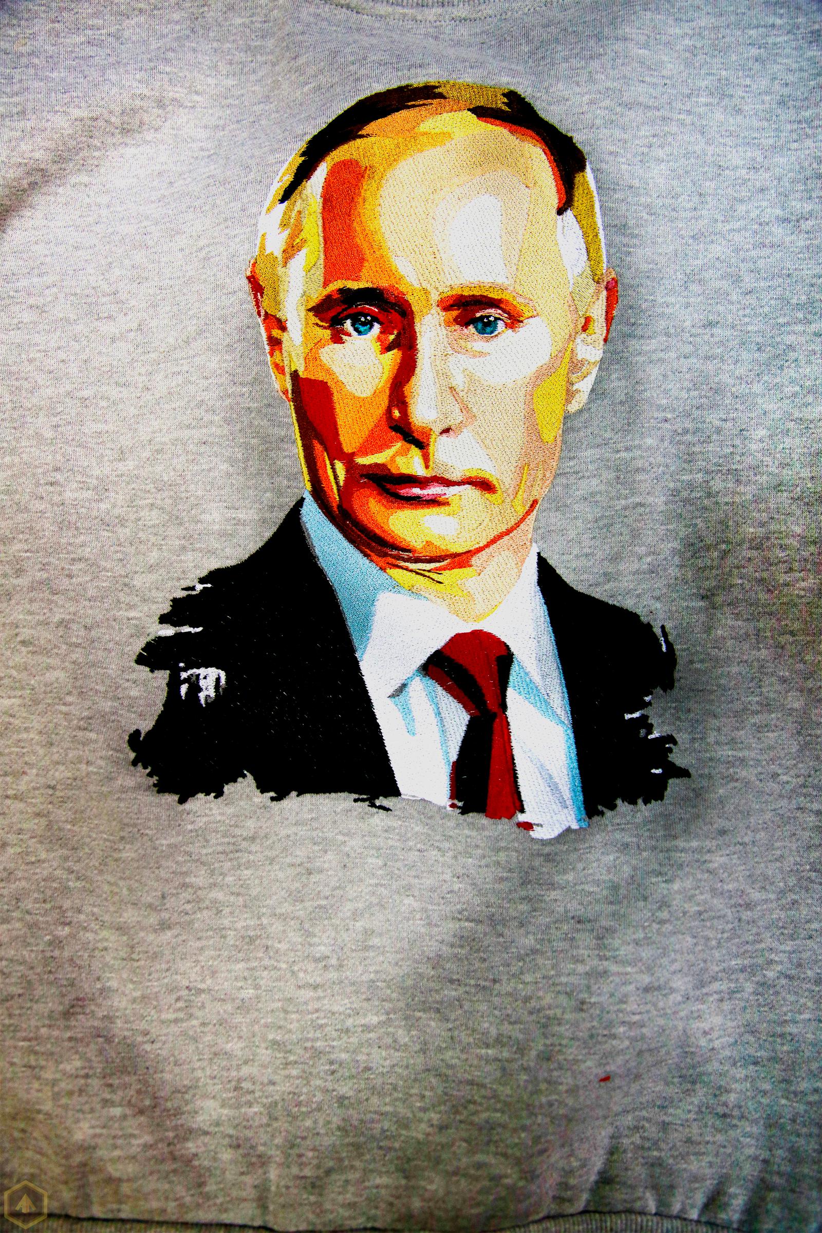 Портрет Путина на толстовке-2