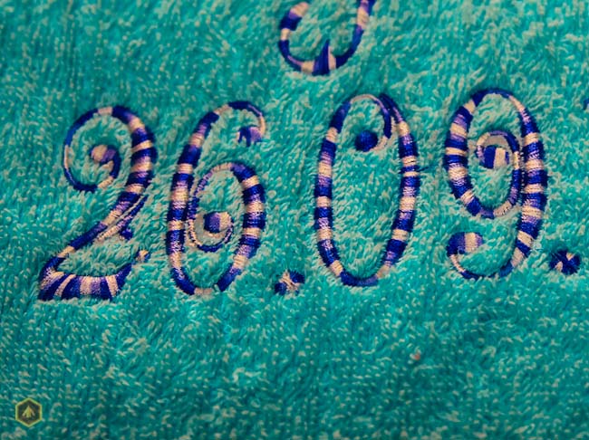вышивка меланжевыми нитками на махровом полотенце - 3