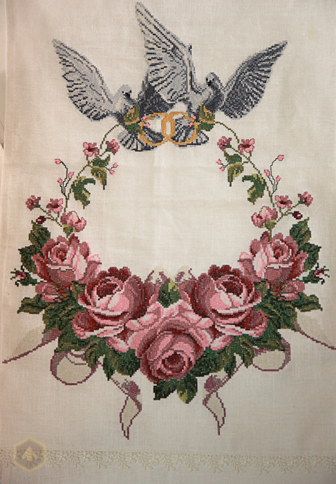 Венчальный рушник - Голуби с розами -1