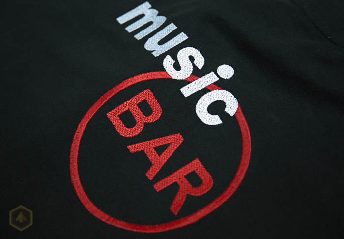 вышивка на рубашках поло -TOKAO и MUSIC BAR- 1