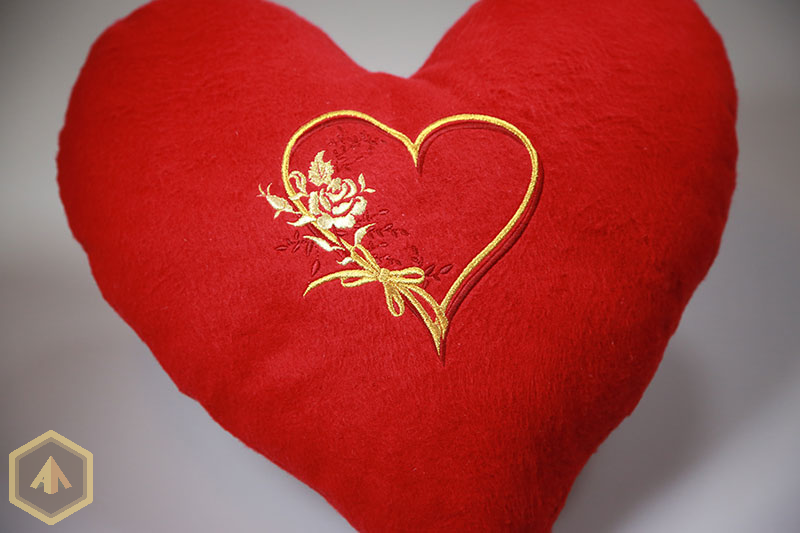 Подушка валентинка с вышитой розой